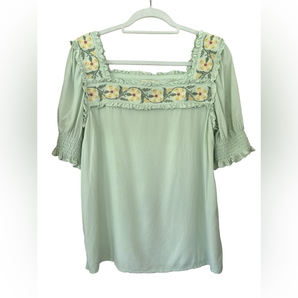 Spartina 449 Light Sage Green Floral Embroidered Short Sleeve Top Size M
